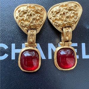 Chanel vintage 94 red gripoix earrings
